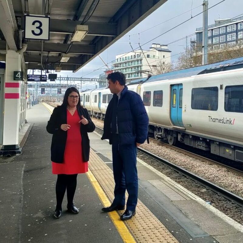 Rachel Hopkins MP talking to Rail Minister at Luton train station